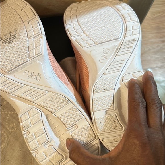 Puma Women's Peach Sneakers - Picture 5 of 5